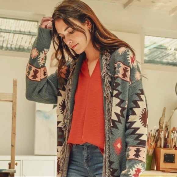 Native Cowichan Inspired Blanket Sweater - Picture 5 of 9